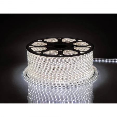 Светодиодная влагозащищенная лента Feron 4,4W/m 60LED/m 2835SMD холодный белый 100M LS704 26243 Светодиодная влагозащищенная лента Feron 4,4W/m 60LED/m 2835SMD холодный белый 100M LS704 26243